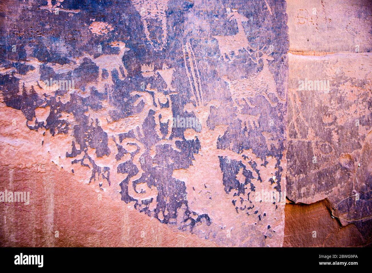 Vista su scultura in pietra, Moab, Utah, USA Foto Stock