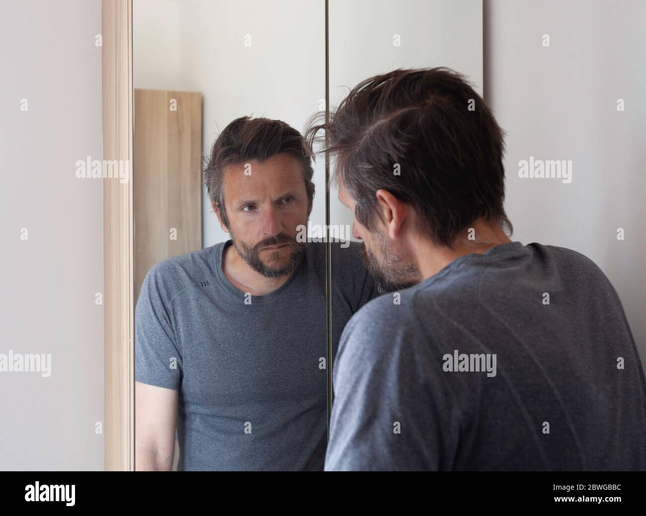 L'uomo soffre di depressione Foto Stock