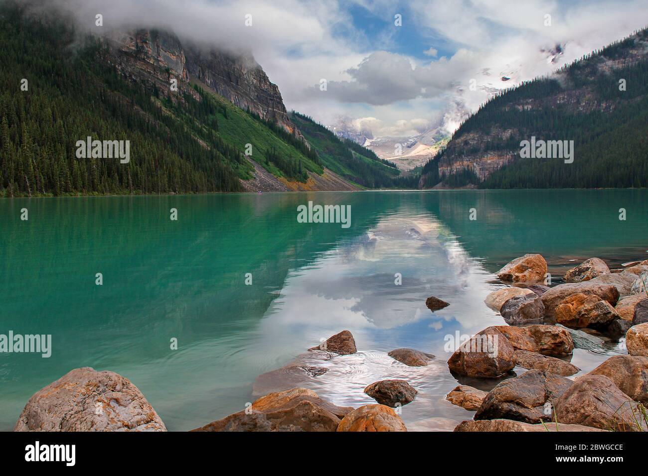 Vista sul lago Louise in provincia di Alberta in Canada Foto Stock