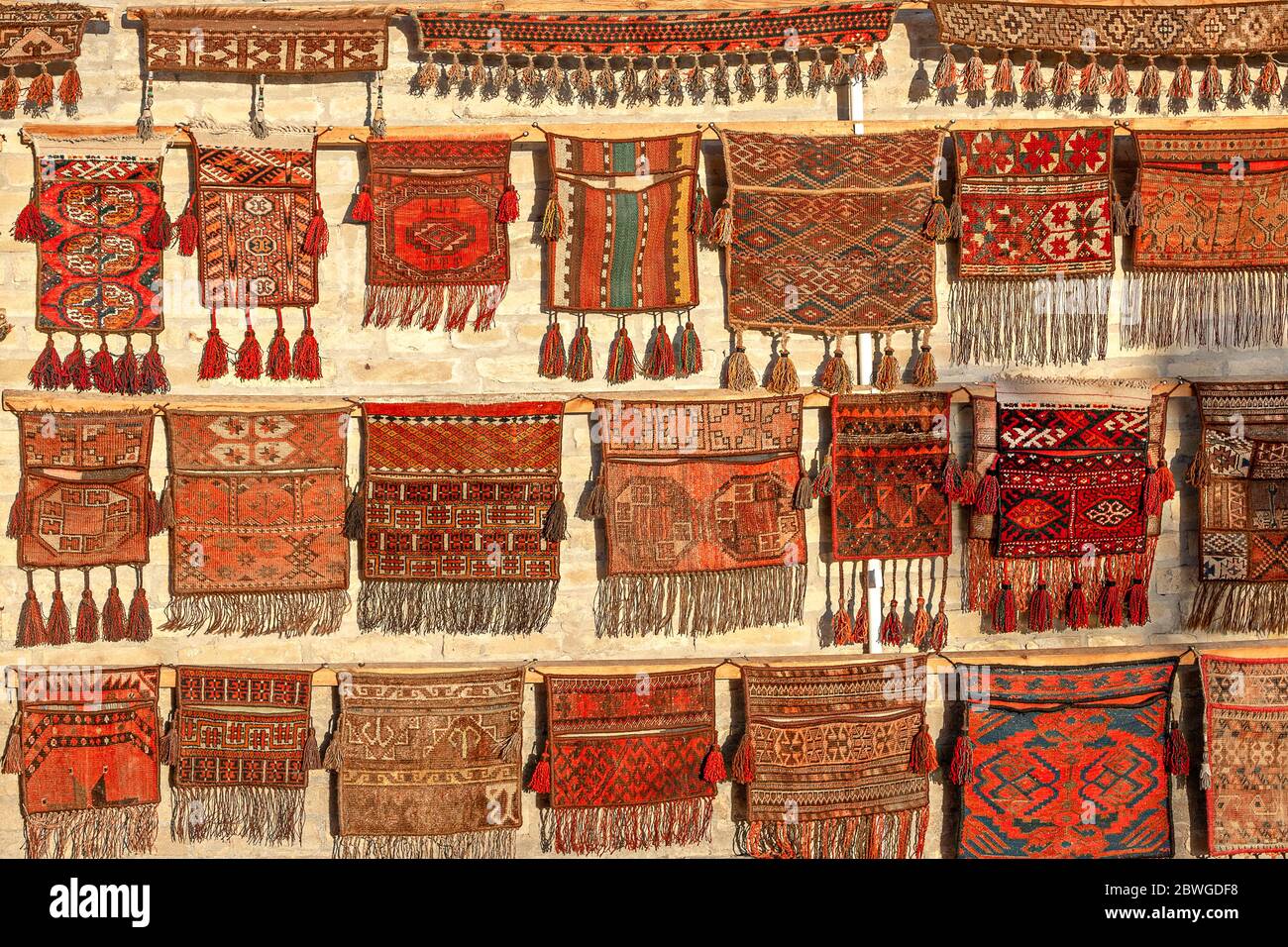 Tappeti orientali e tappeti colorati fatti a mano, Bukhara, Uzbekistan Foto Stock