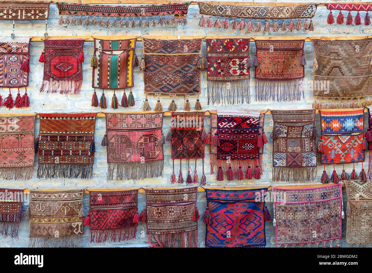 Tappeti orientali e tappeti colorati fatti a mano, Bukhara, Uzbekistan Foto Stock