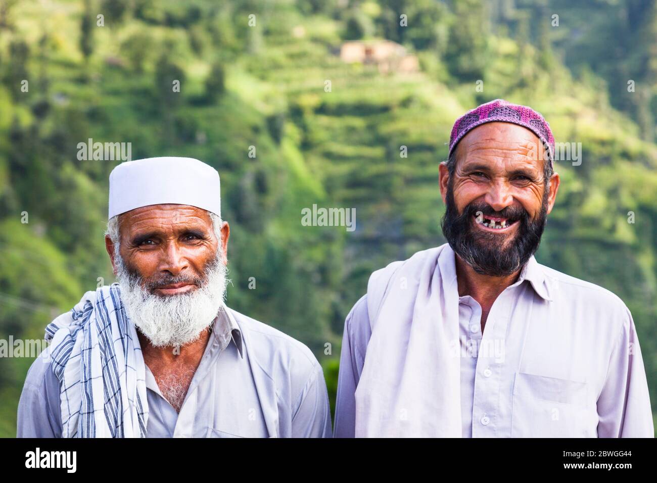 Uomini locali, montagna Elum trekking percorso, Swat, Khyber Pakhtunkhwa provincia, Pakistan, Asia meridionale, Asia Foto Stock