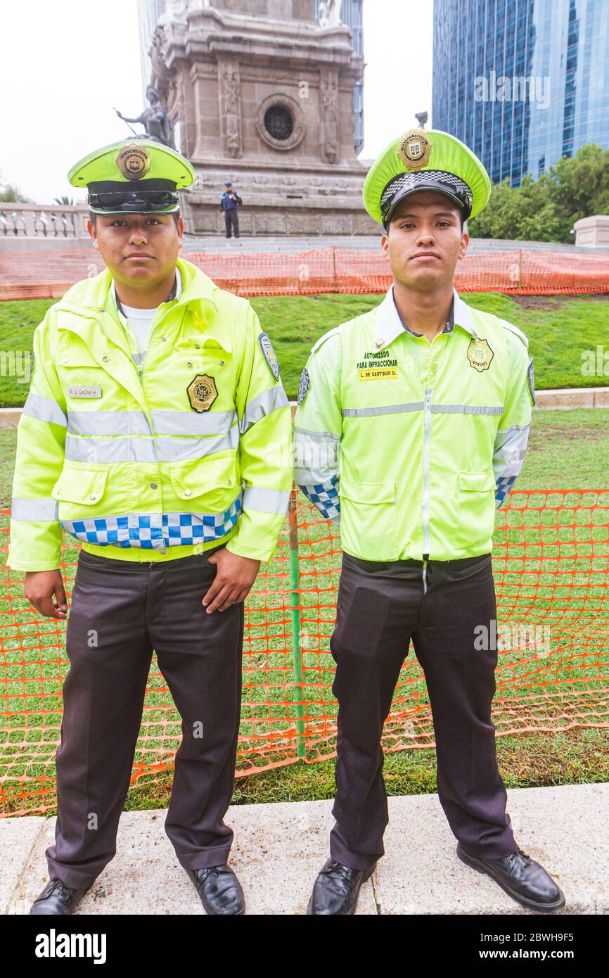 Città del Messico, Messico México, Paseo de la Reforma, Cicloton, programma di ciclismo urbano, chiusura della strada della domenica, pubblica sicurezza comunità, ufficiale, guardia, enforc legge Foto Stock Città del Messico, Messico México, Paseo de la Reforma, Cicloton, programma di ciclismo urbano, chiusura della strada della domenica, pubblica sicurezza comunità, ufficiale, guardia, enforc legge Foto Stock
