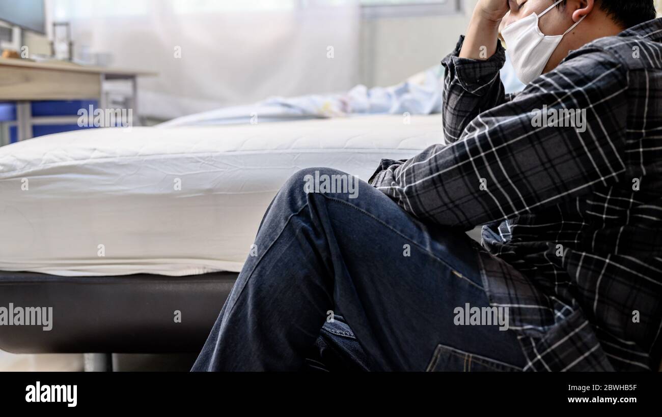 Disoccupazione e problemi di salute mentale. Perdita di posti di lavoro del virus Corona in Asia. Disturbo da stress post-traumatico (PTSD). Rassegnazione e stressante.Economic pro Foto Stock