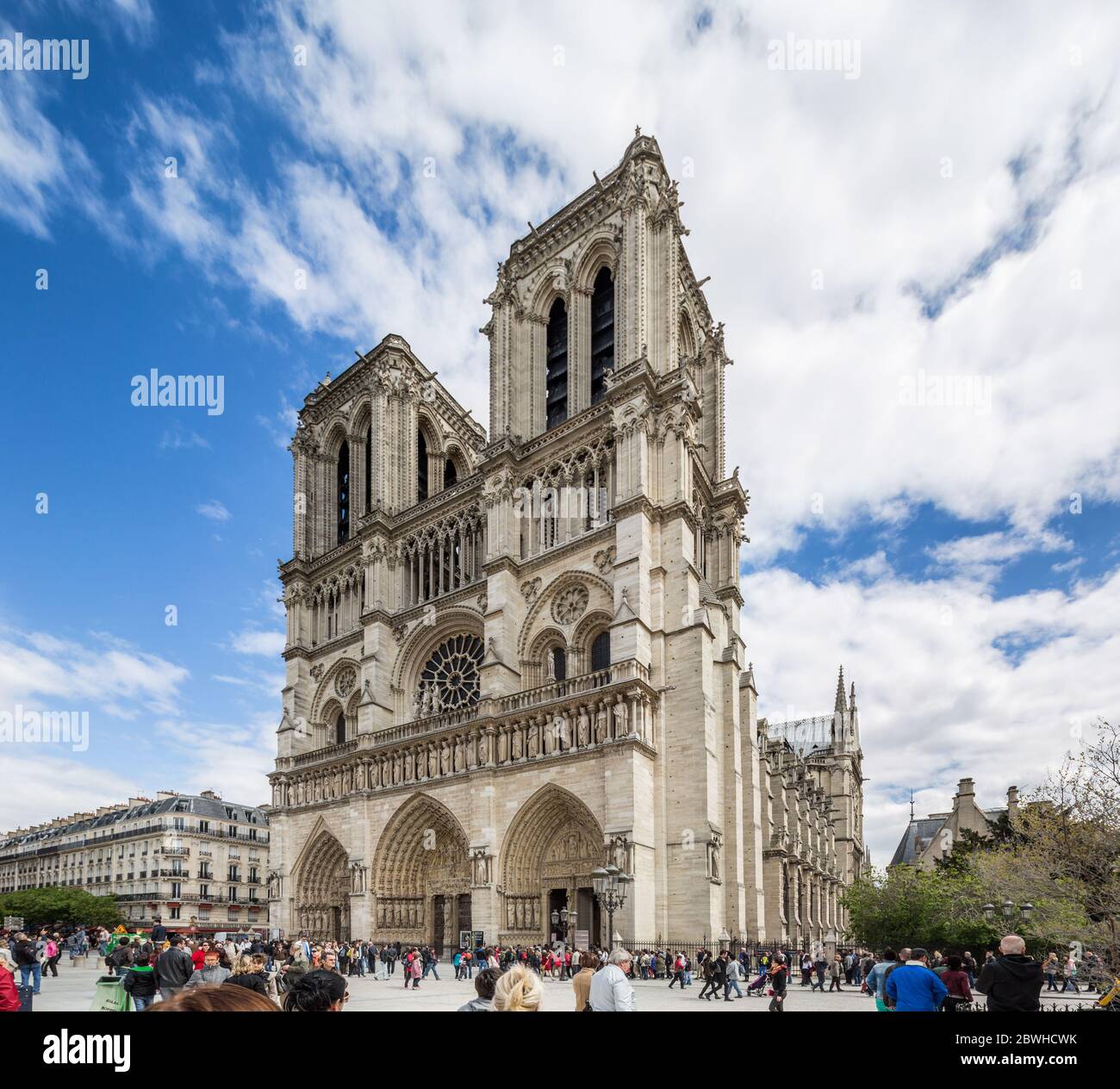 Parigi Francia 29 aprile 2013 Vista laterale della plancia della Cattedrale di Notre Dame Foto Stock