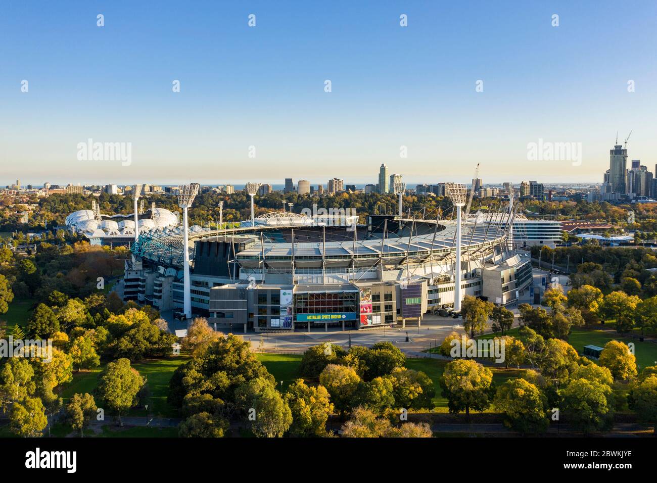 Melbourne Australia 15 Maggio 2020 : veduta aerea del famoso stadio del cricket di Melbourne al sole del tardo pomeriggio Foto Stock