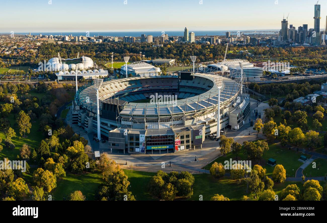 Melbourne Australia 15 Maggio 2020 : veduta aerea del famoso stadio del cricket di Melbourne al sole del tardo pomeriggio Foto Stock