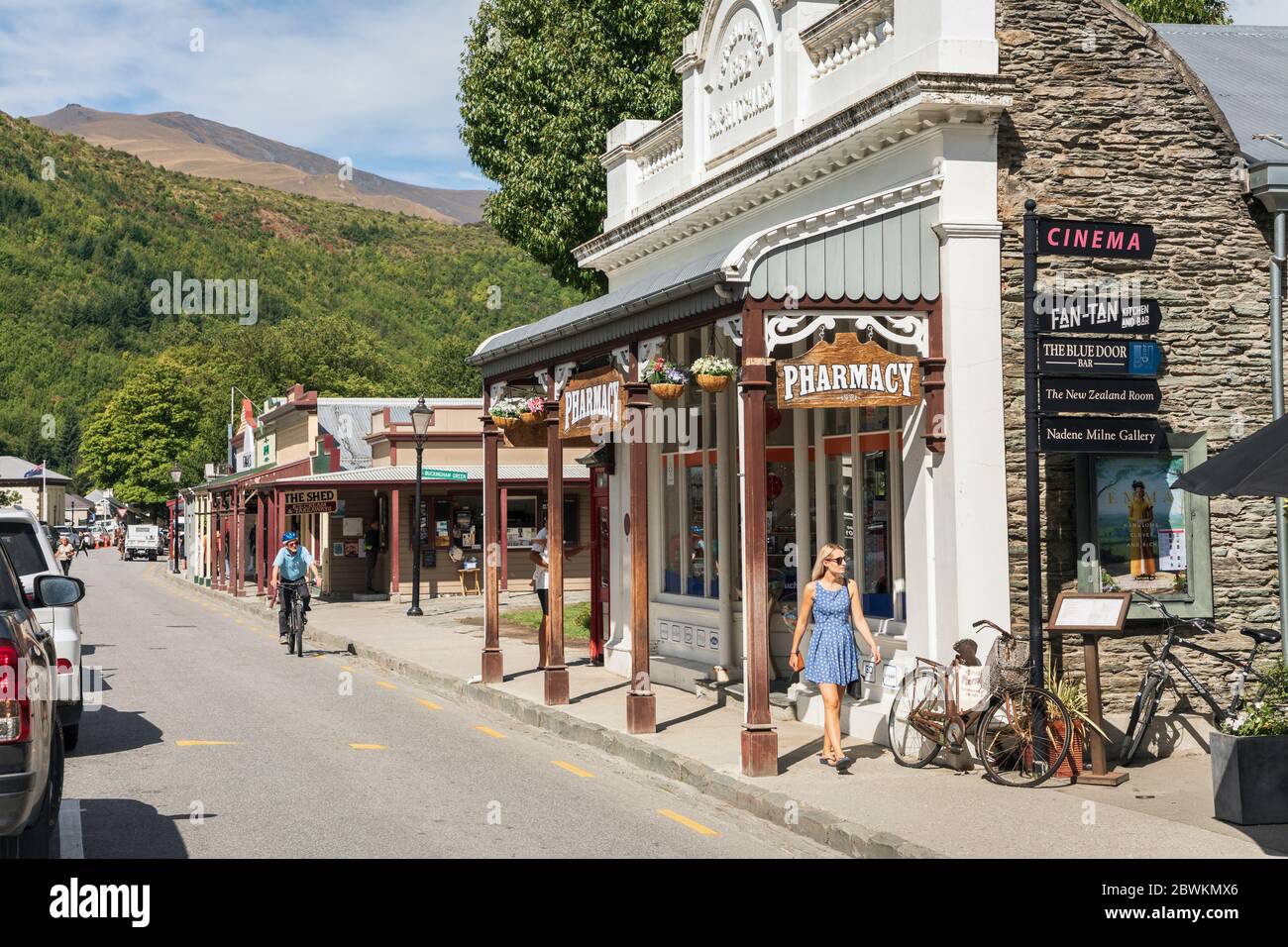 Architettura vittoriana nella pittoresca strada principale di Arrowtown, Otago, Isola del Sud, Nuova Zelanda Foto Stock