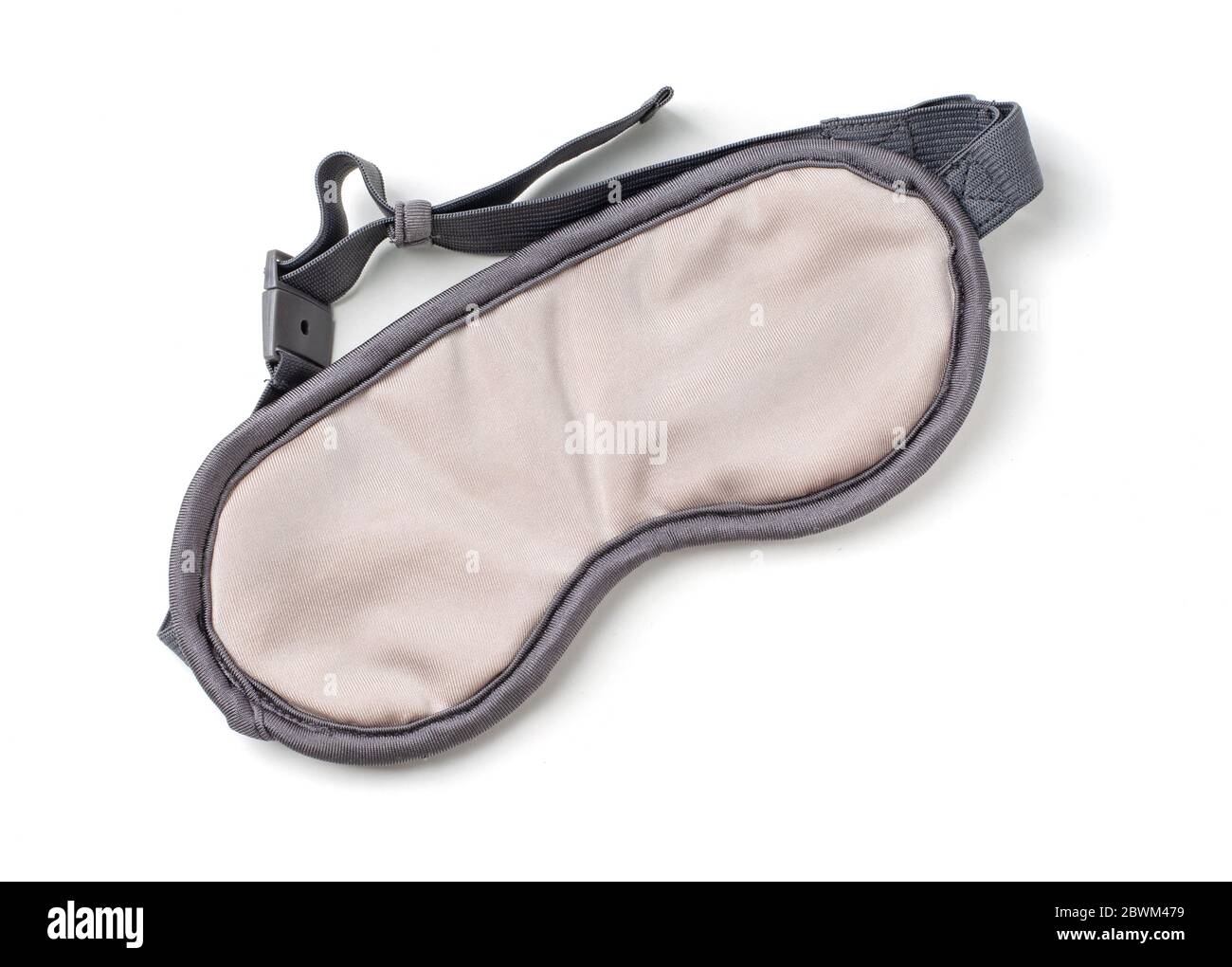 Maschera per occhi addormentati, isolata su sfondo bianco Foto Stock