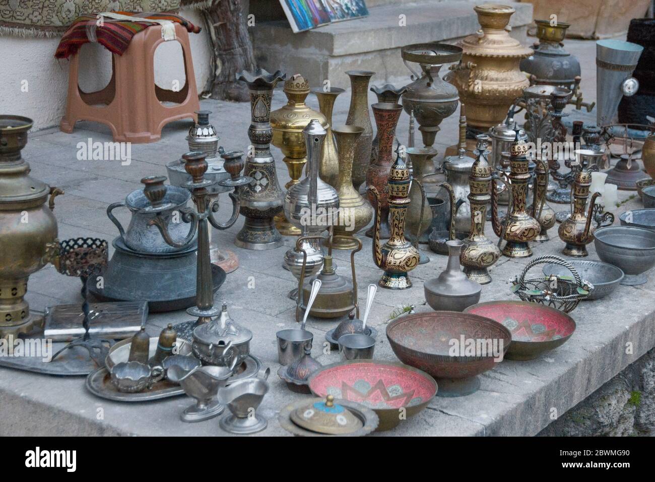 Souvenir tradizionali e antichi nella città vecchia di Baku, Azerbaigian Foto Stock