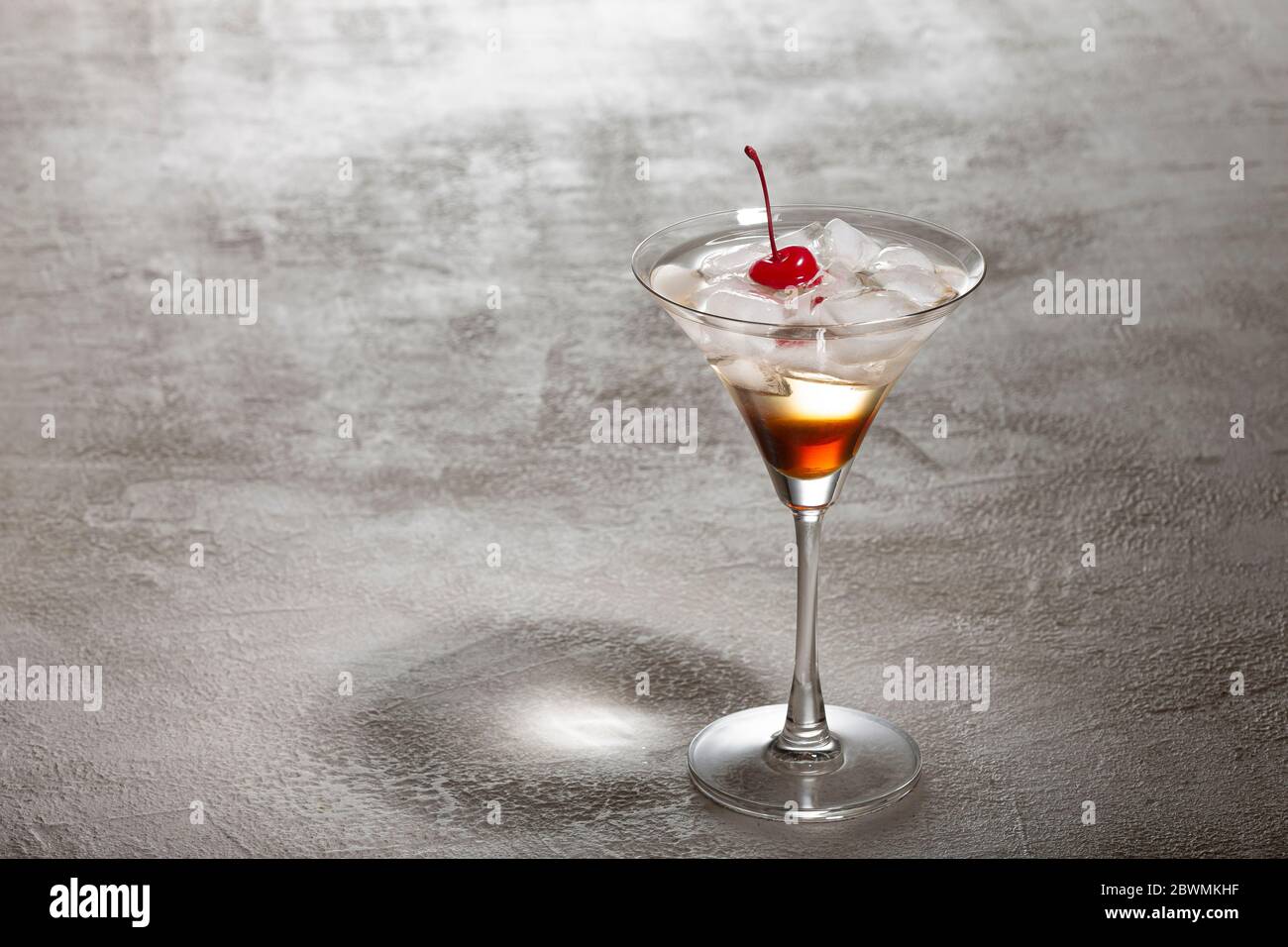 maggie hoffman, cocktail classici, bar di mixologia, bevanda energetica, barman, martini, tsunami Foto Stock
