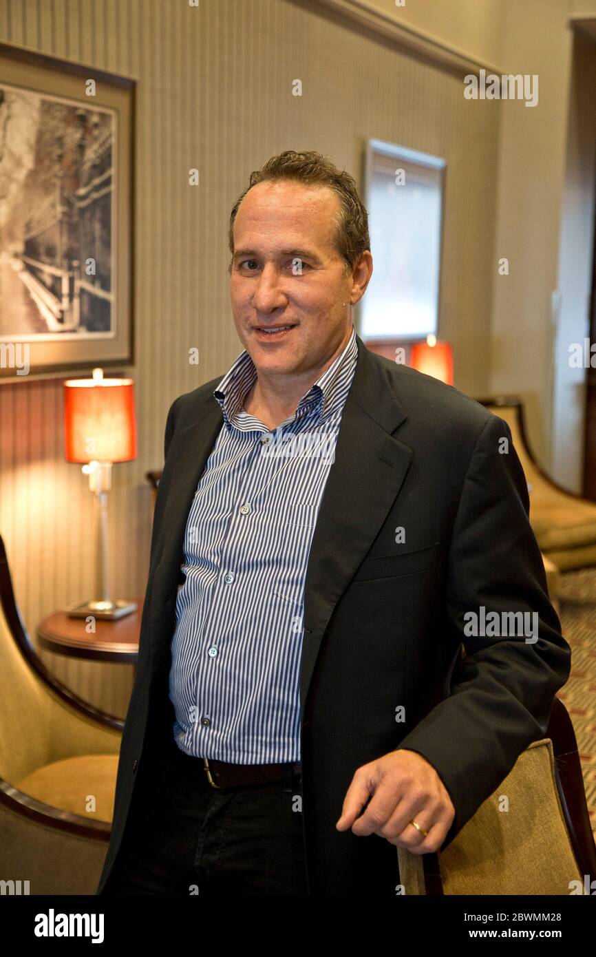 JOSEPH FINDER SCRITTORE THRILLER AMERICANO Foto Stock