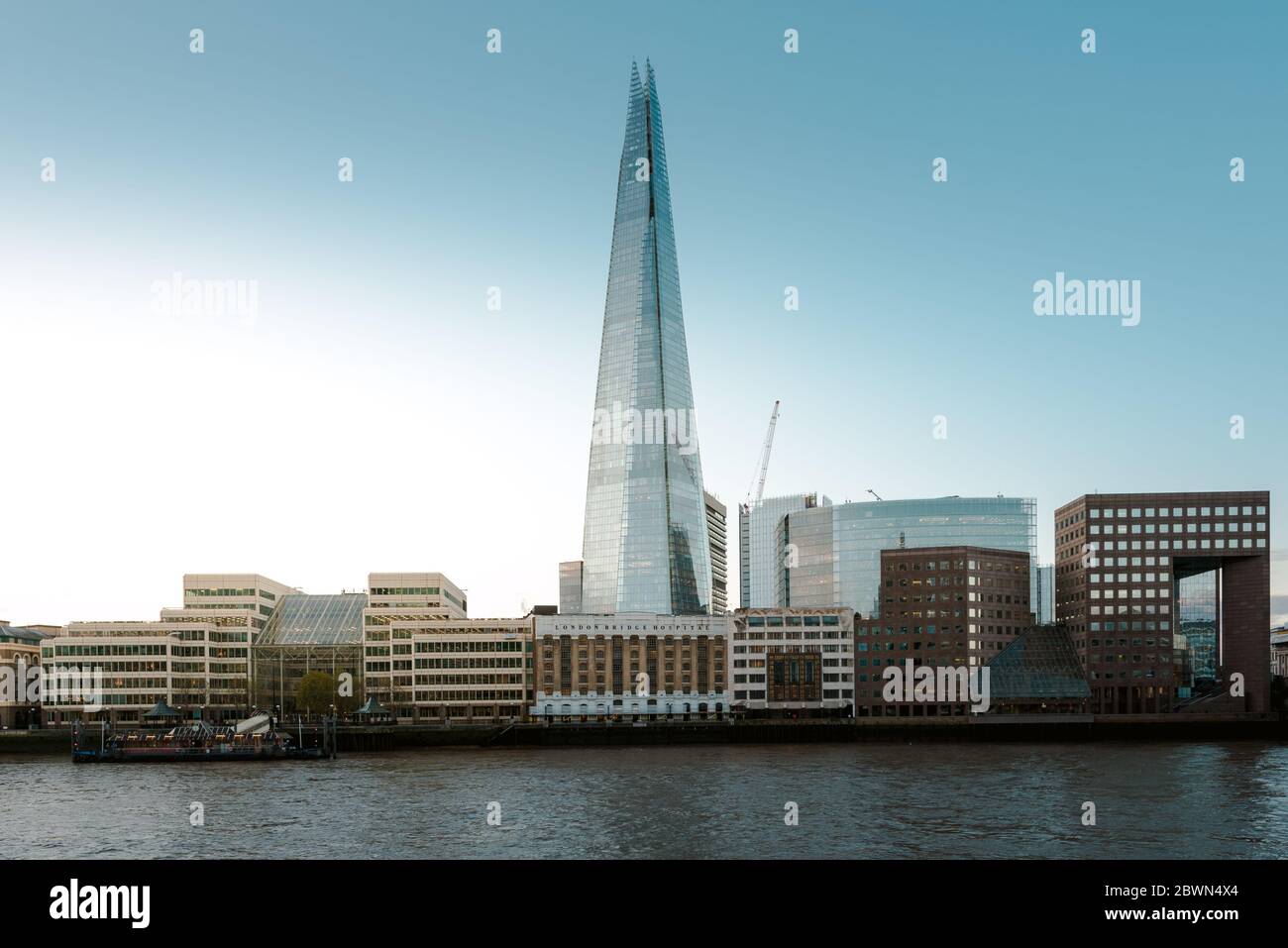 Londra, UK - 17 ottobre 2019: Vista degli edifici di Southwark con il grattacielo Shard che è il più alto. Foto Stock