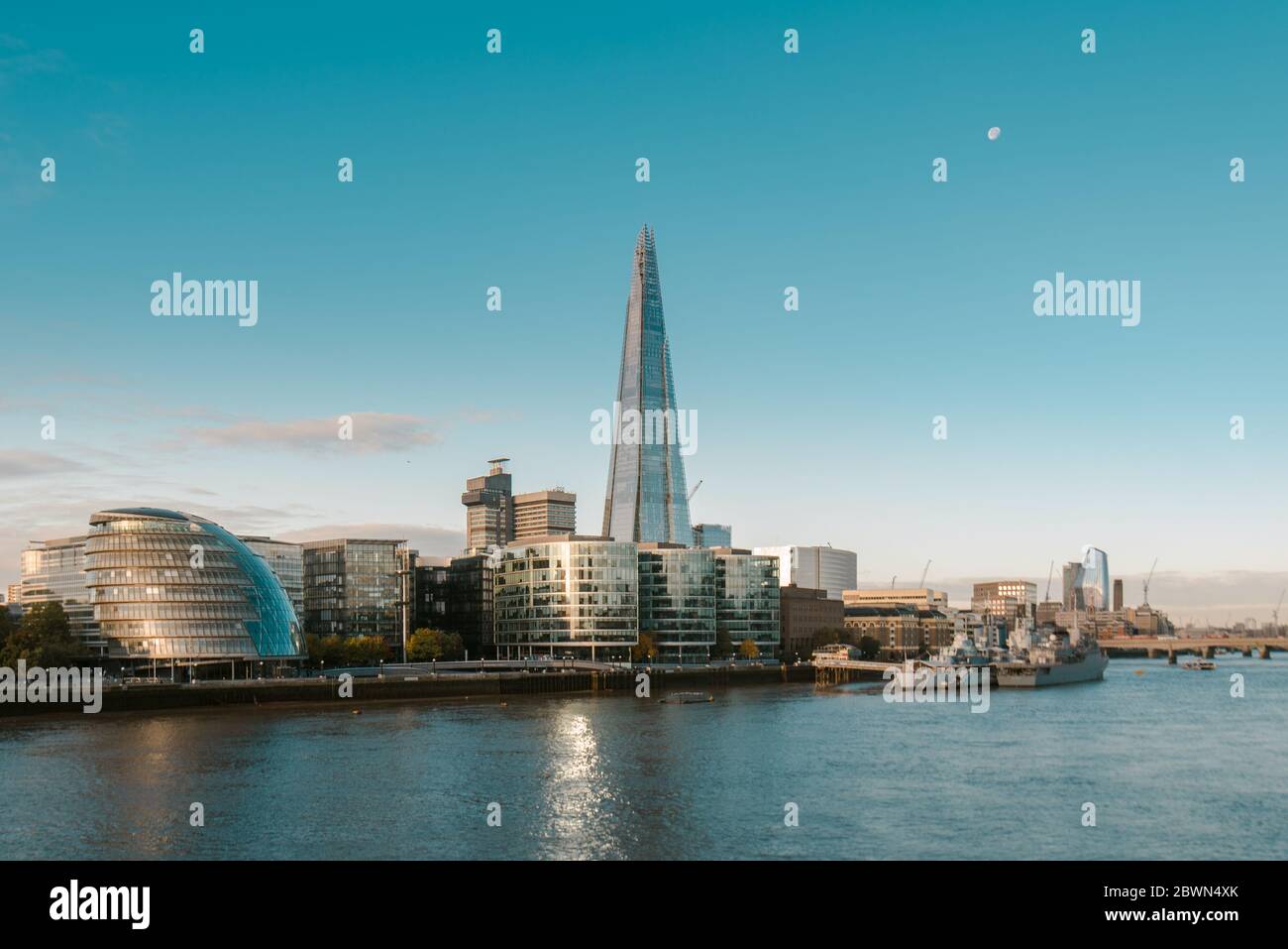 Londra, UK - 17 ottobre 2019: Vista degli edifici di Southwark con il grattacielo Shard che è il più alto. Foto Stock