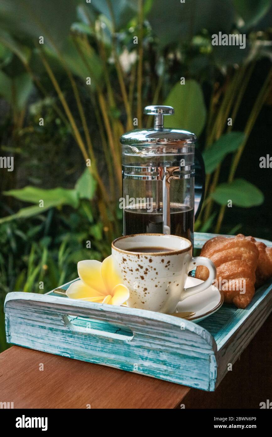 Vassoio del caffè immagini e fotografie stock ad alta risoluzione - Alamy