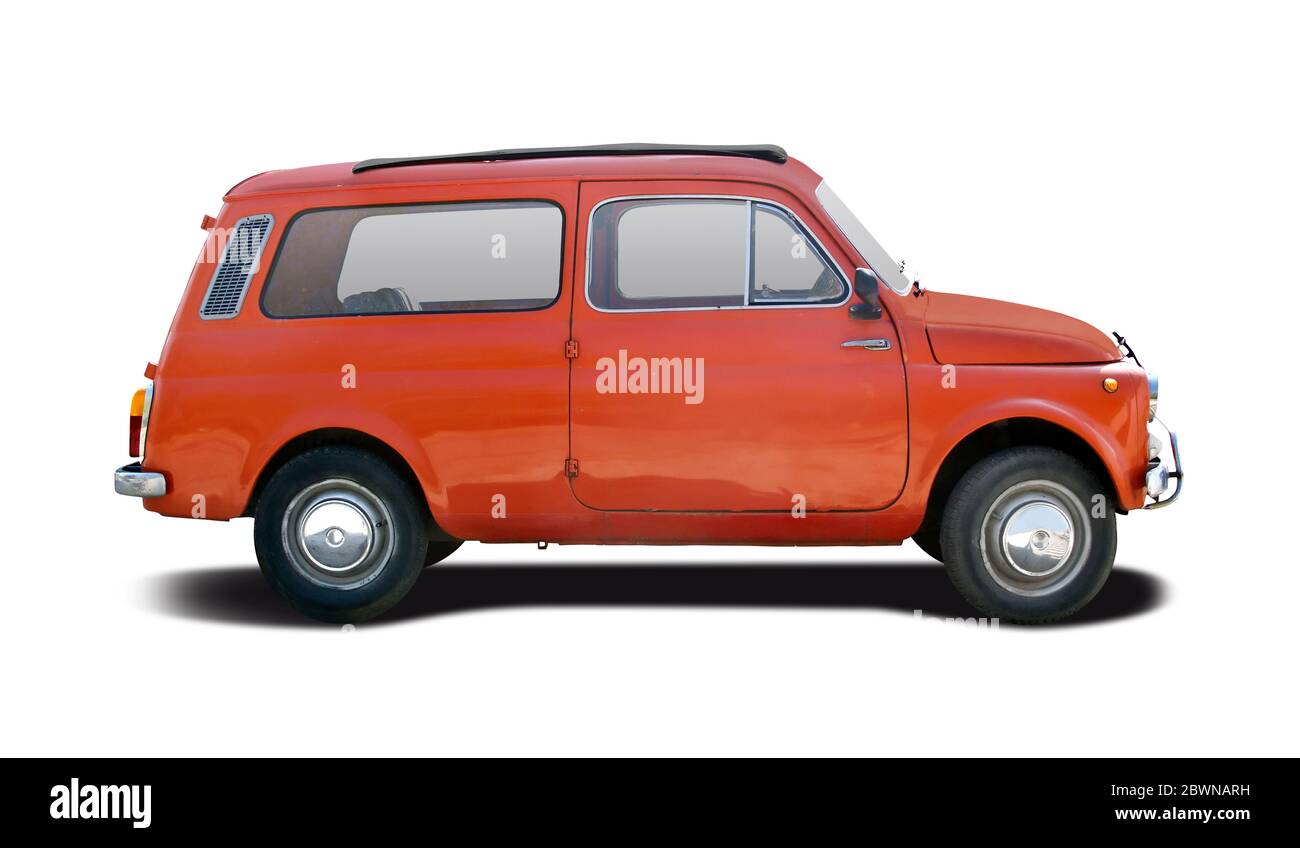 Classica vista frontale della mini car italiana isolata su bianco Foto Stock