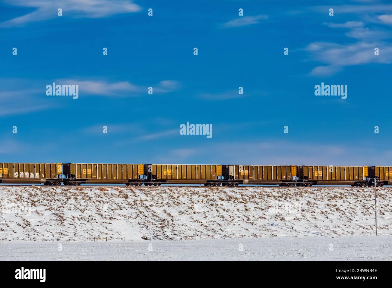 Treno di carbone che ritorna da una consegna ad est alle miniere di carbone del Wyoming, Nebraska, USA [senza rilascio di proprietà; disponibile solo per licenze editoriali Foto Stock
