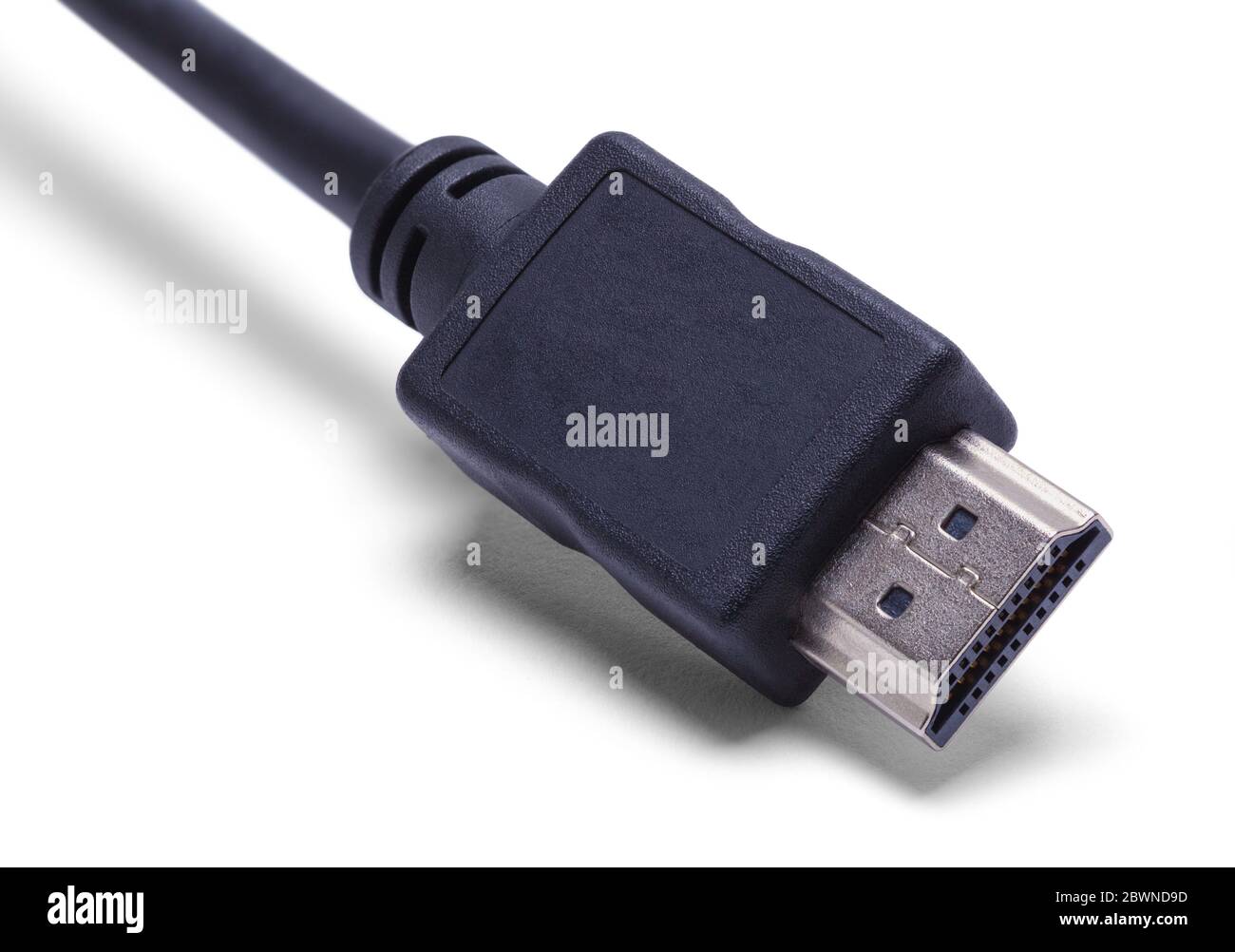 Primo piano del cavo HDMI nero isolato su sfondo bianco. Foto Stock