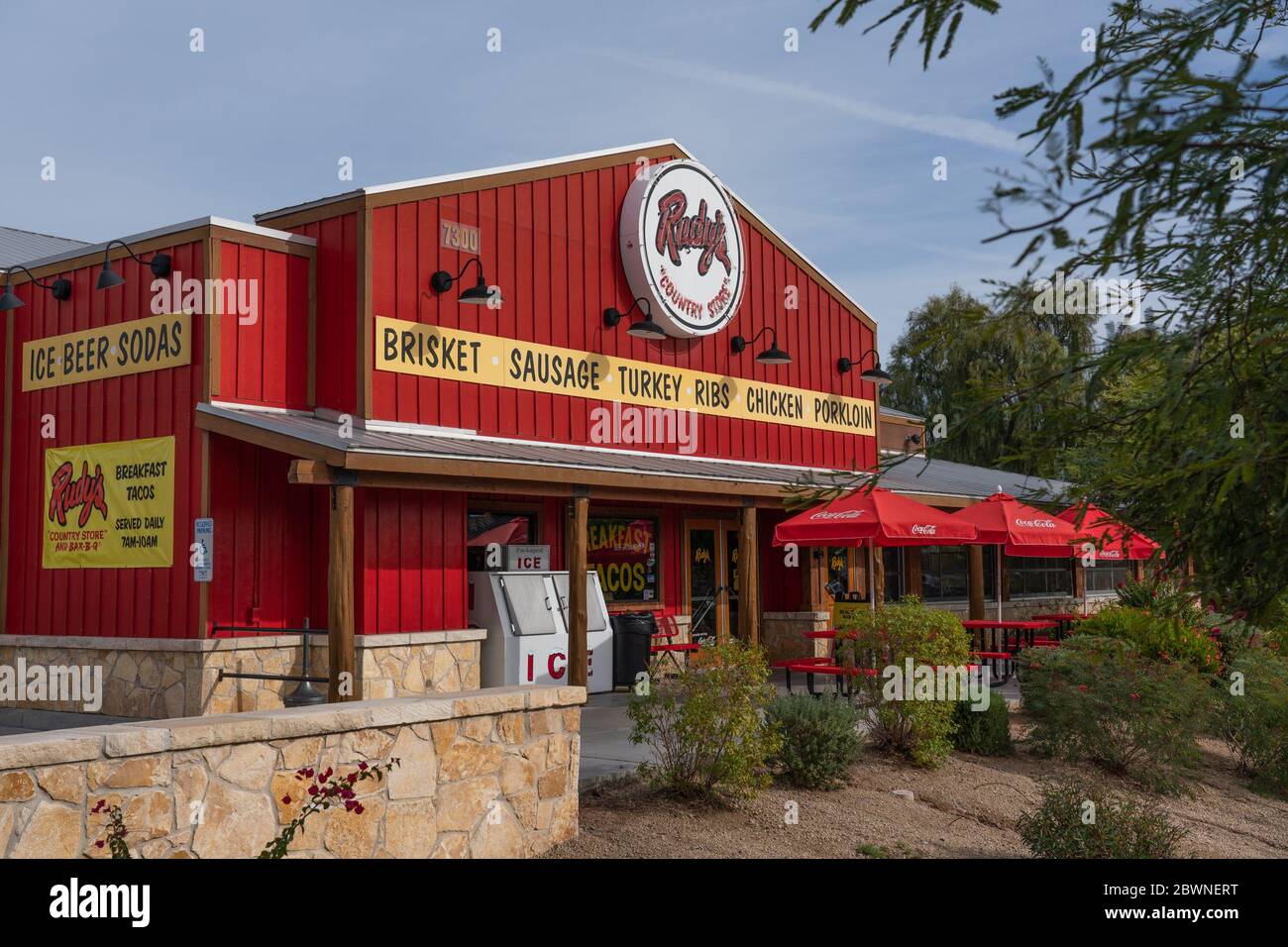 Chandler, AZ - 2 dicembre 2019: Rudy's Country Store e Bar-B-Q serve 'barbecue del Texas'. Foto Stock