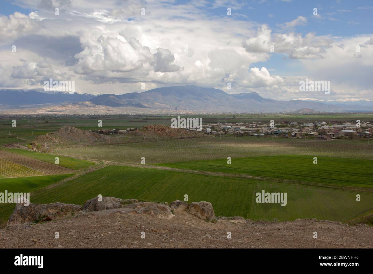 Vista spettacolare dall'alto della collina Khor Virap ai piedi del Monte Ararat in Armenia Foto Stock