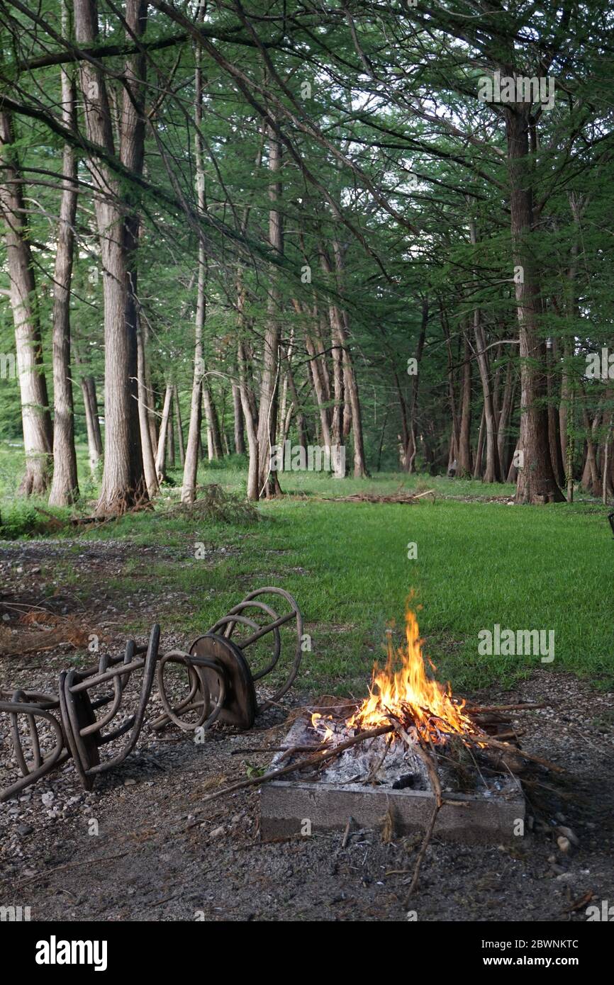 Campo di fuoco vicino al fiume Frio, Leakey, Texas Foto Stock