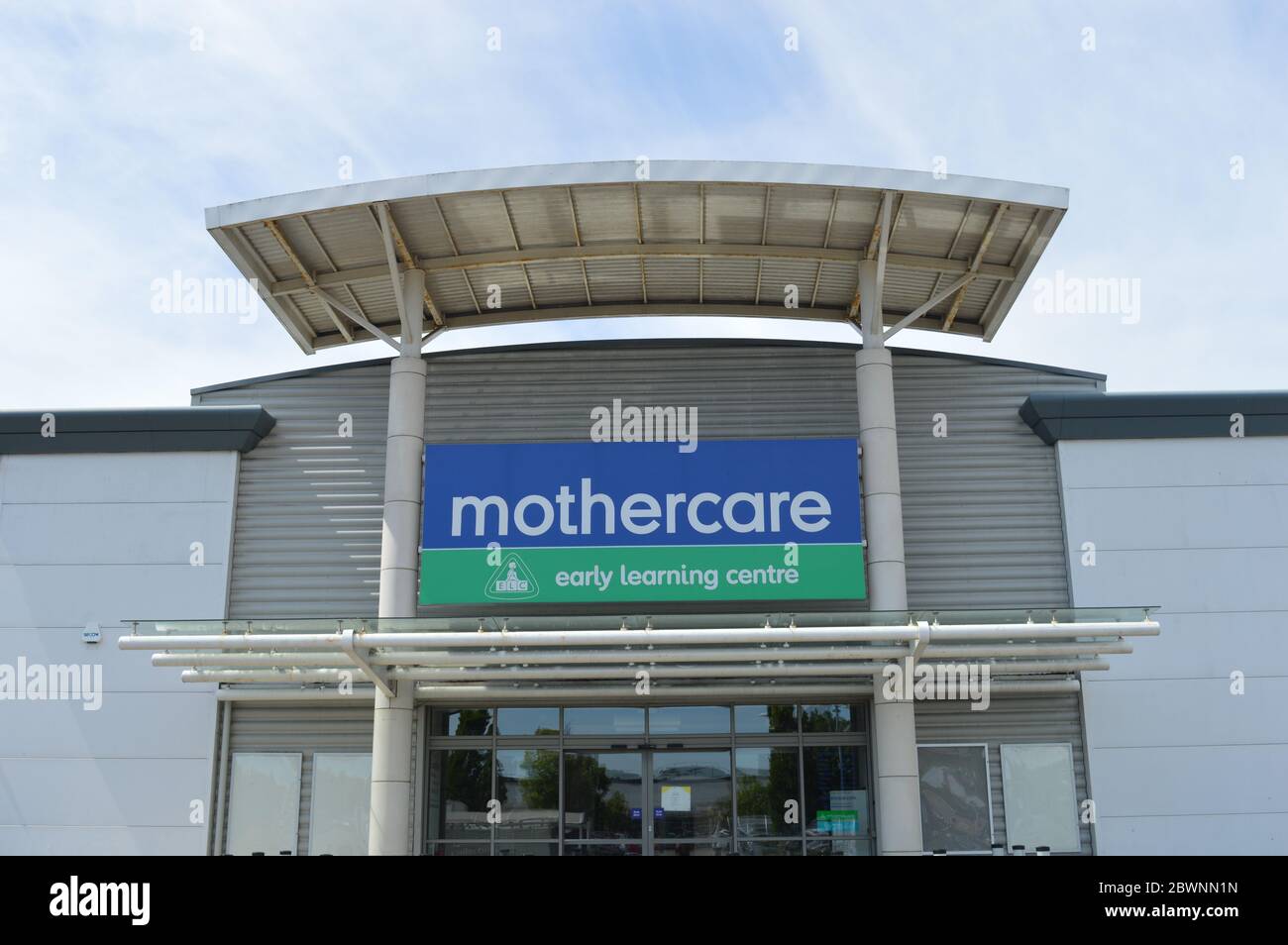 Londra, Regno Unito. 2 giugno 2020. Mothercare a Londra Ovest, il governo annuncia che i negozi non essenziali riapriranno dal 15 giugno dalla pandemia di COVID-19. Foto Stock