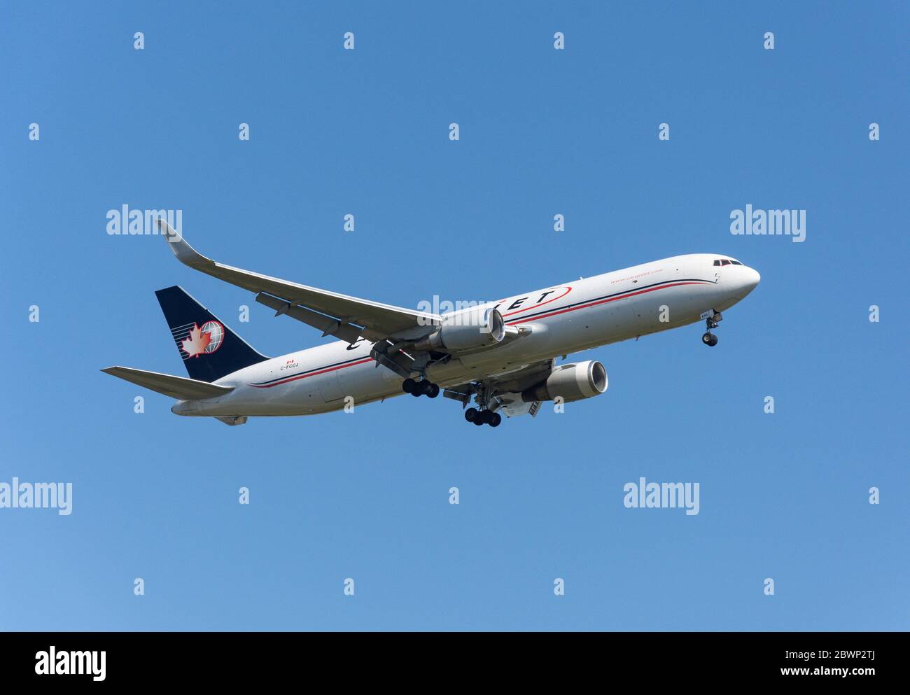 Cargojet Airways 767-323 atterra all'aeroporto di Heathrow, London Borough of Hillingdon, Greater London, England, Regno Unito Foto Stock