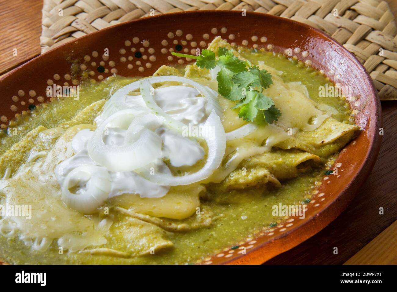Enchiladas verde messicano con formaggio Foto Stock