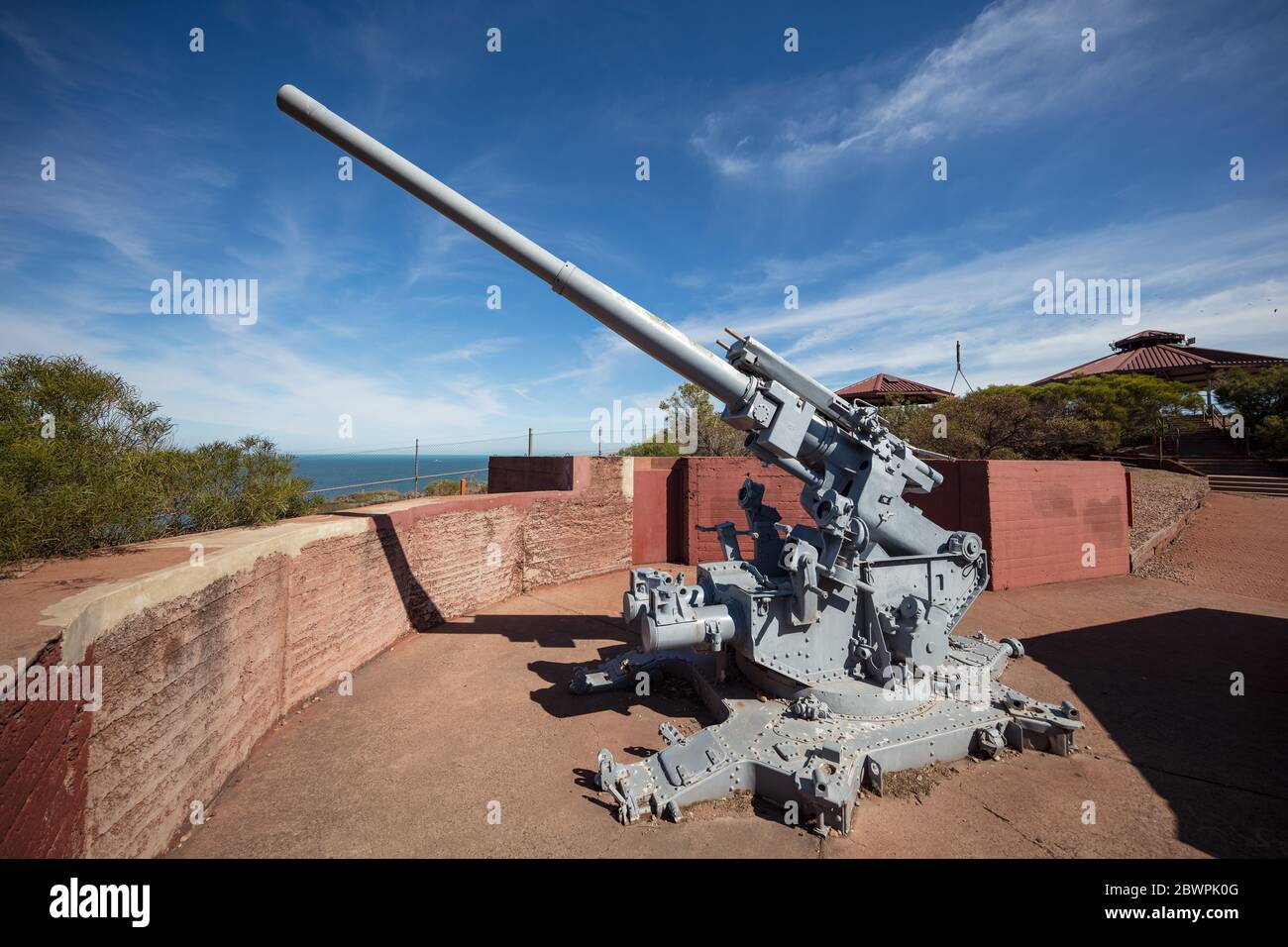 Whyalla Australia Meridionale 17 novembre 2019 : Vista frontale della seconda guerra mondiale era 3.7 pollici anti pistola aereo montata su Hummock Hill a Whyalla Foto Stock