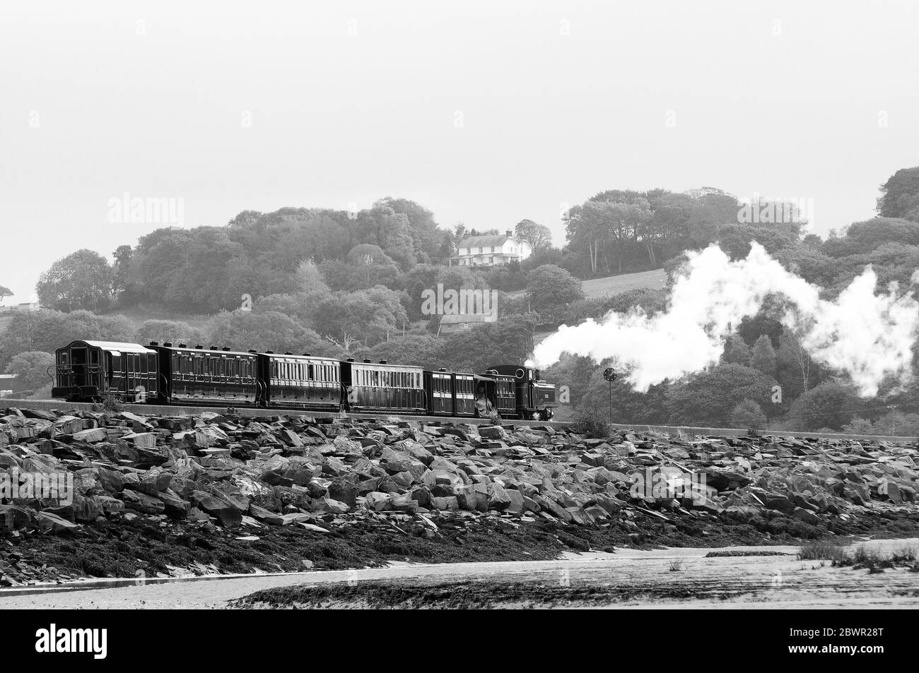Taliesin dirige un treno d'epoca attraverso la COB, diretto a Tan Y Bwlch. Foto Stock