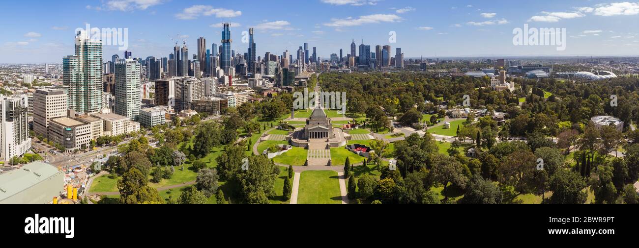 Melbourne Australia 4 Febbraio 2020 : immagine panoramica aerea della città di Melbourne e del Santuario della Rimembranza fino allo Stadio AAMI fr Foto Stock