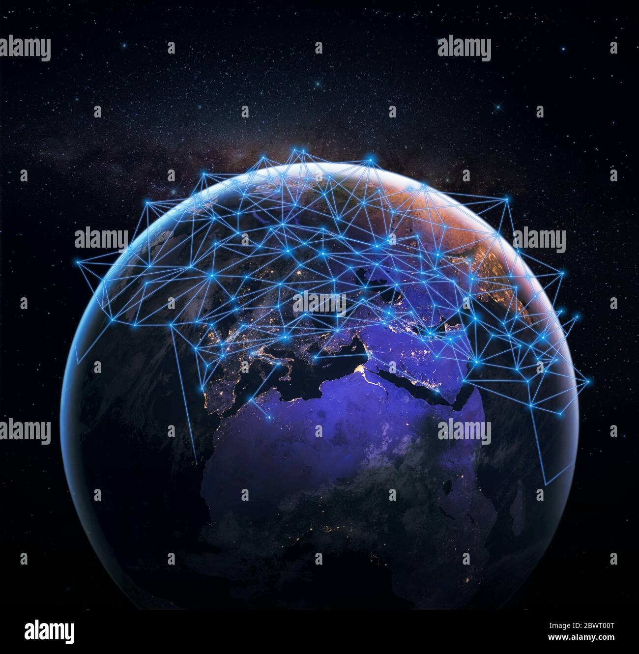 Rete di comunicazione globale sul nostro pianeta blu terra nello spazio. Concetto di scambio wireless mondiale di informazioni e connessione digitale. Foto Stock