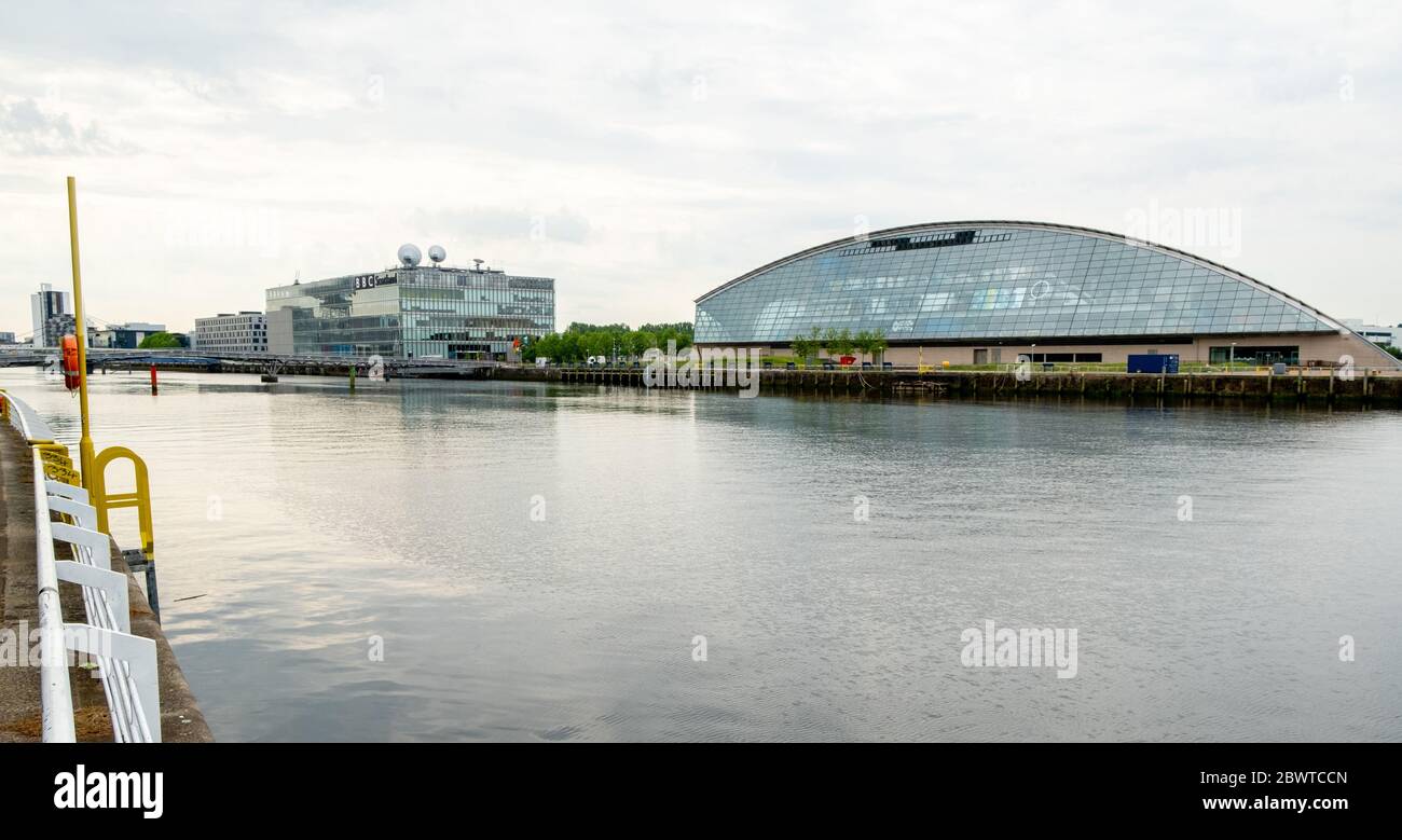 BBC Scotland & Science Center, Pacific Quay, River Clyde, Glasgow, Scozia, Regno Unito Foto Stock