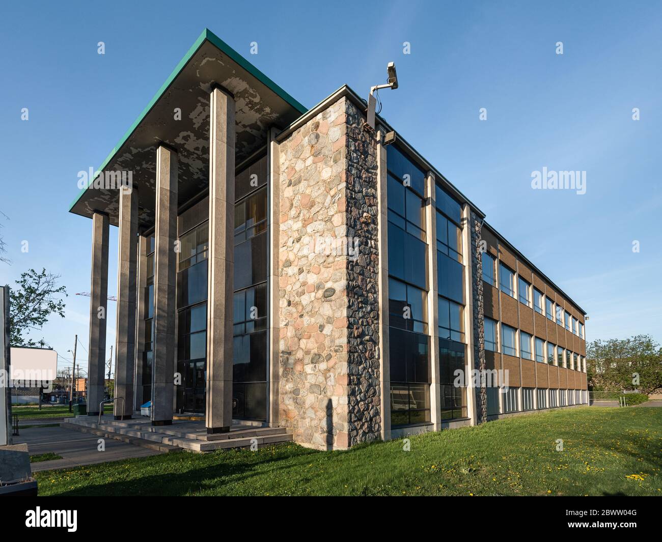 La facciata esterna di un generico small business Foto Stock