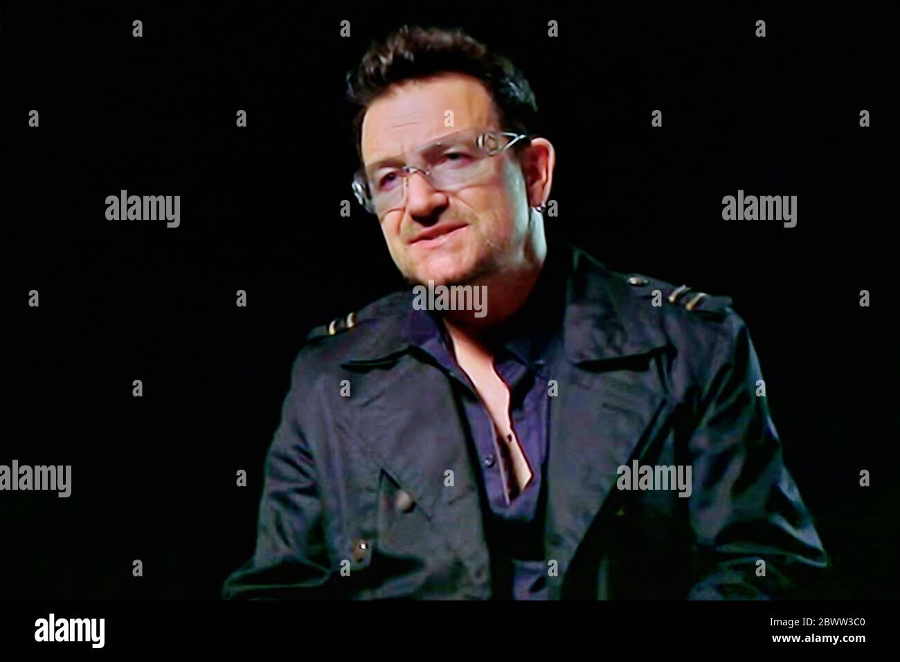 Bono è il cantante e il primo cantante e frontman della rock band U2 Foto Stock