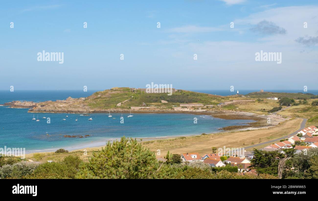 Vista elevata della spiaggia di Braye, Alderney Foto Stock