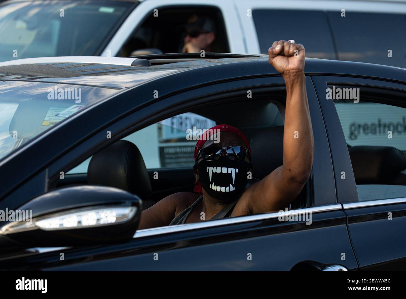 Washington, Distretto di Columbia, Stati Uniti. 30 maggio 2020. I manifestanti reagiscono alla morte di George Floyd in Missouri protestando di fronte alla Casa Bianca per i diritti neri. Credito: Shane Lewis Bahn/One Up Top Foto Stock