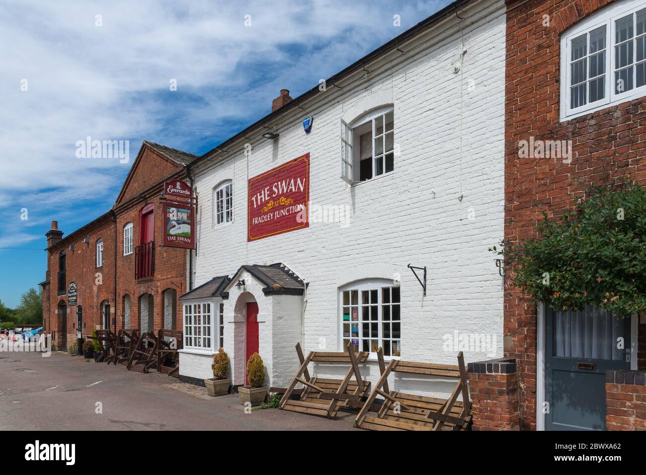Il pub Swan di grado 2 a Fradley Junction in Staffordshire Foto Stock