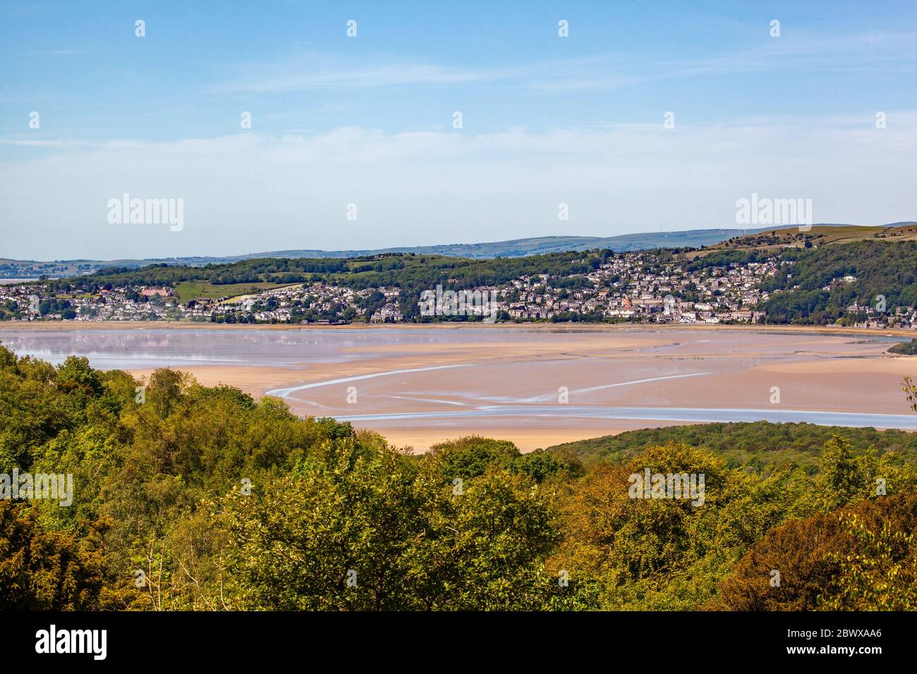 Vista Ariel da Arnside Knot Cumbria di Grange su Sands sull'estuario del Kent presso la località balneare di Arnside Foto Stock