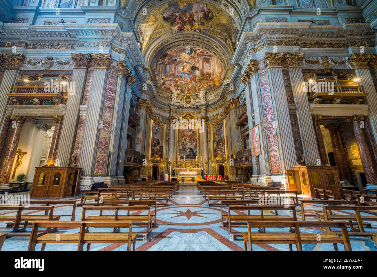 Vista interna nella Chiesa di Sant'Ignazio di Loyola (Sant'Ignazio da Loyola) a Roma. Foto Stock
