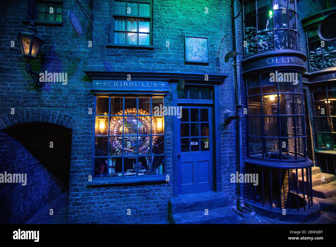 Scene interne al Diagon Alley al Harry Potter World Warner Bros Studio Tour Leavesden Watford, Regno Unito, Harry Potter, tour dello studio, backstage, oggetti, Foto Stock
