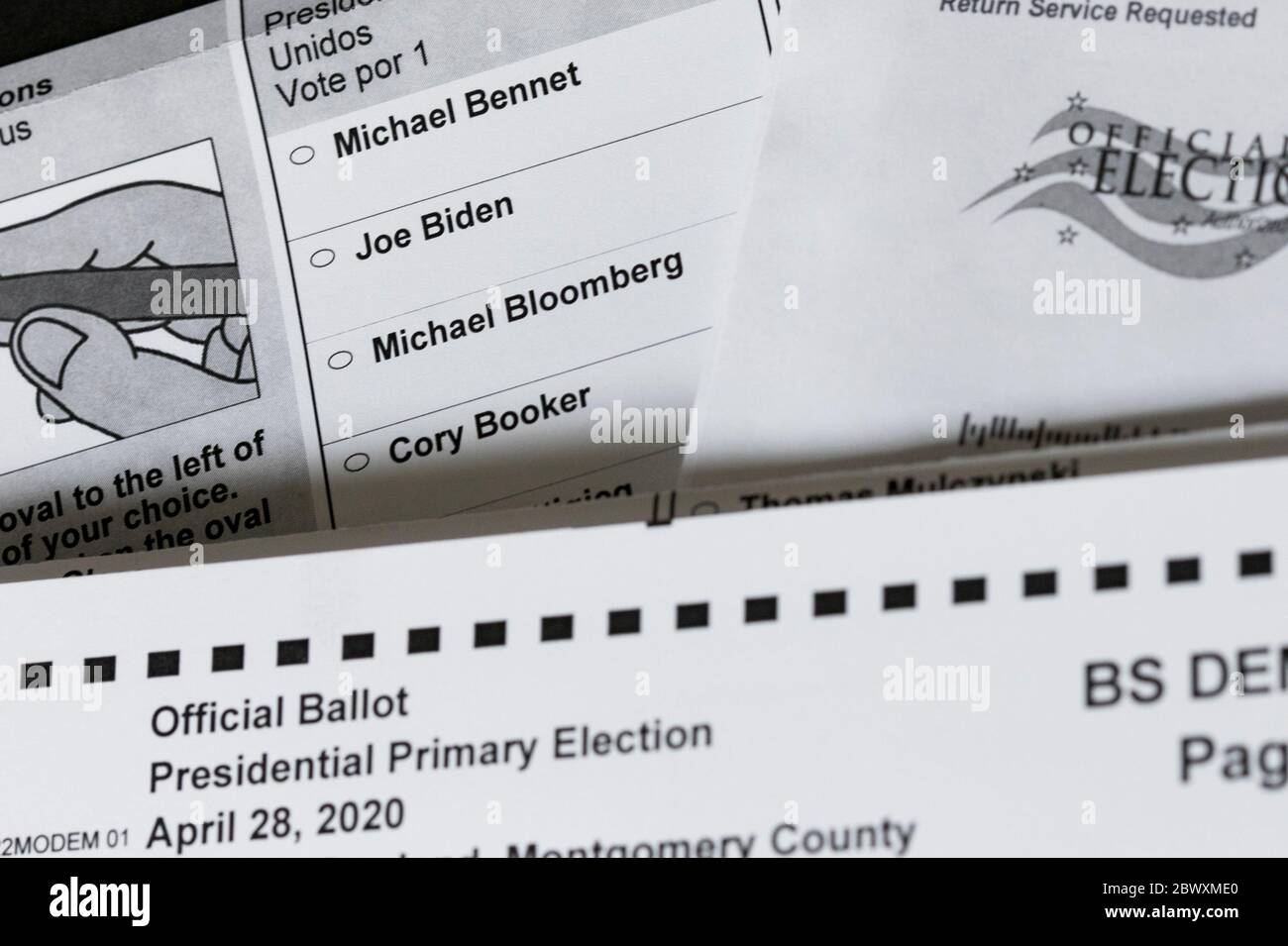 Una fotografia organizzata di un voto di Mail-in dell'Absentee del Maryland per le elezioni presidenziali primarie democratiche del 2020. Foto Stock