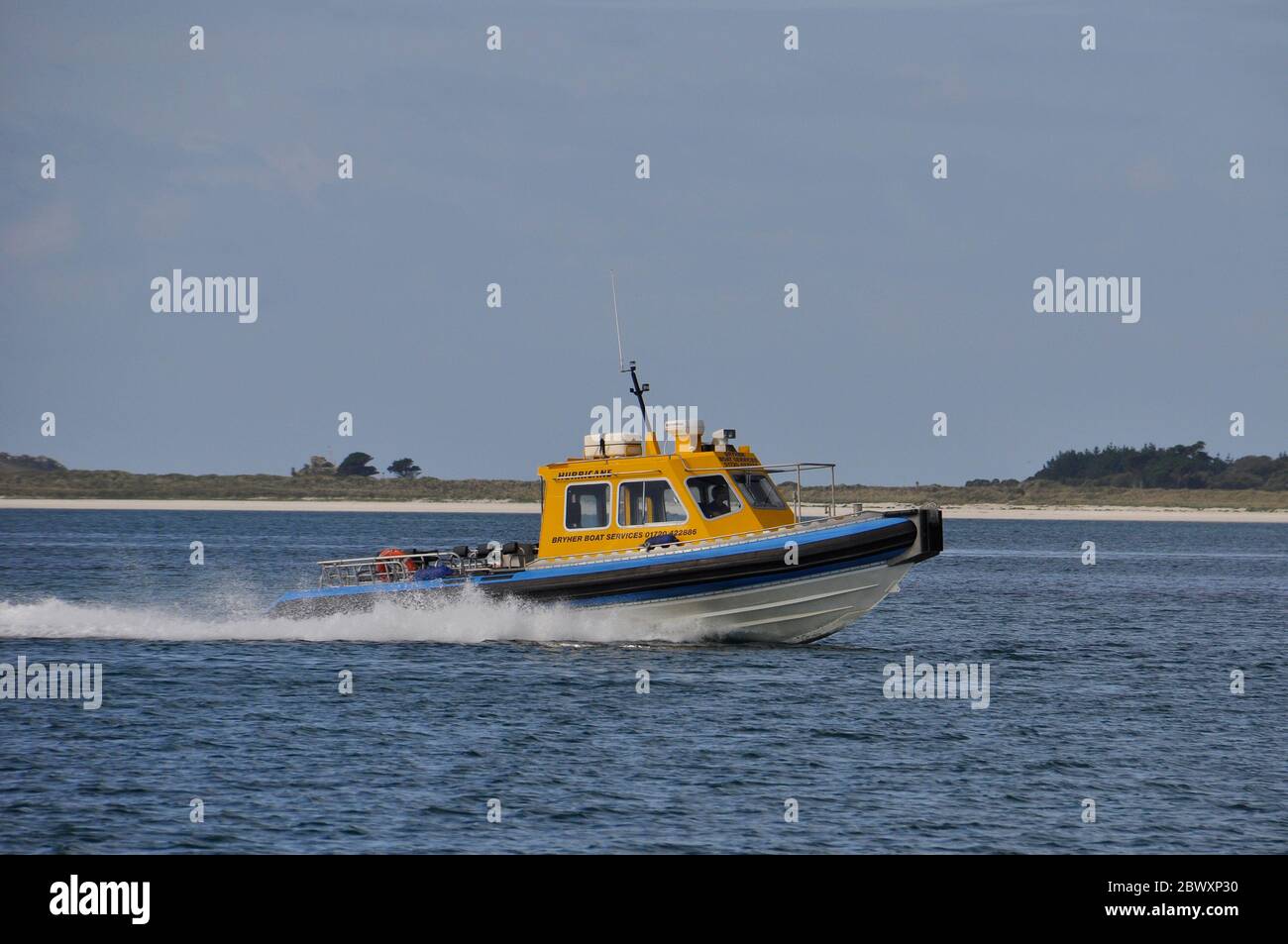 Hurricane, la costola veloce di proprietà dei servizi di Bryer barca utilizzato per viaggiare rapidamente tra le isole dell'arcipelago di Scilly al largo della costa di Foto Stock