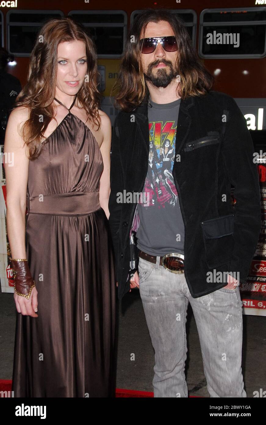 Rob Zombie e Sheri Moon al 'Grindhouse' Los Angeles Premiere tenuto al Teatro Orpheum nel centro di Los Angeles, CA. L'evento si è svolto lunedì 26 marzo 2007. Photo by: SBM / PictureLux- file Reference N. 34006-4479SBMPLX Foto Stock