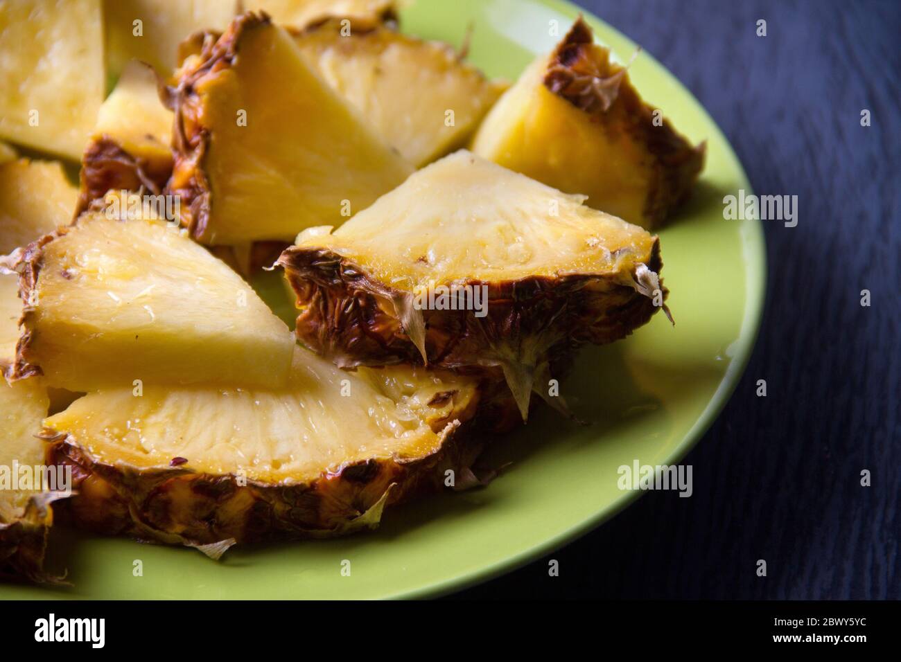 Pezzi di ananas maturi Foto Stock