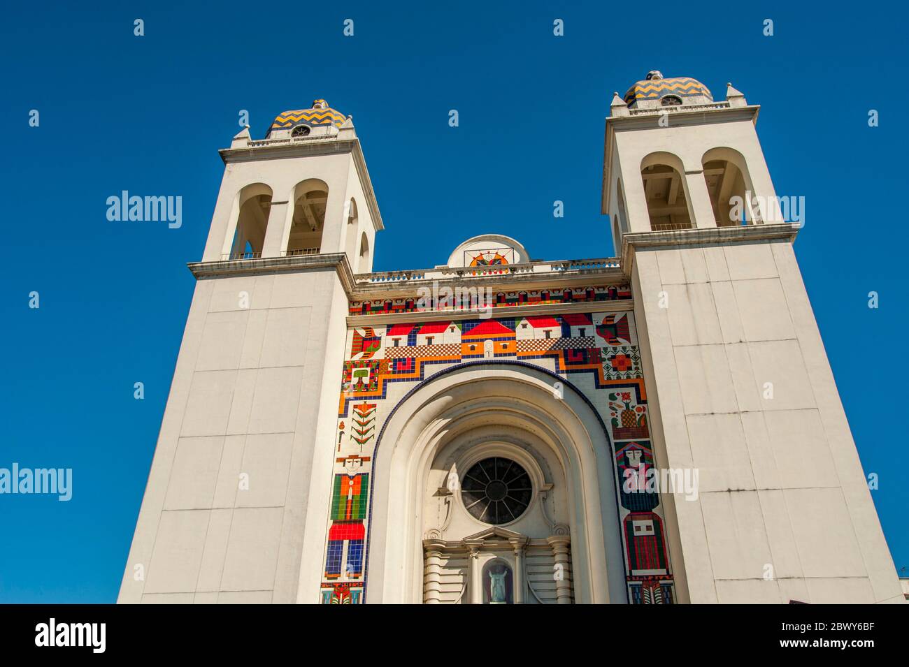 La Cattedrale Metropolitana del Santo Salvatore nella capitale di San Salvador è la chiesa principale dell'Arcidiocesi cattolica romana di San SAL Foto Stock