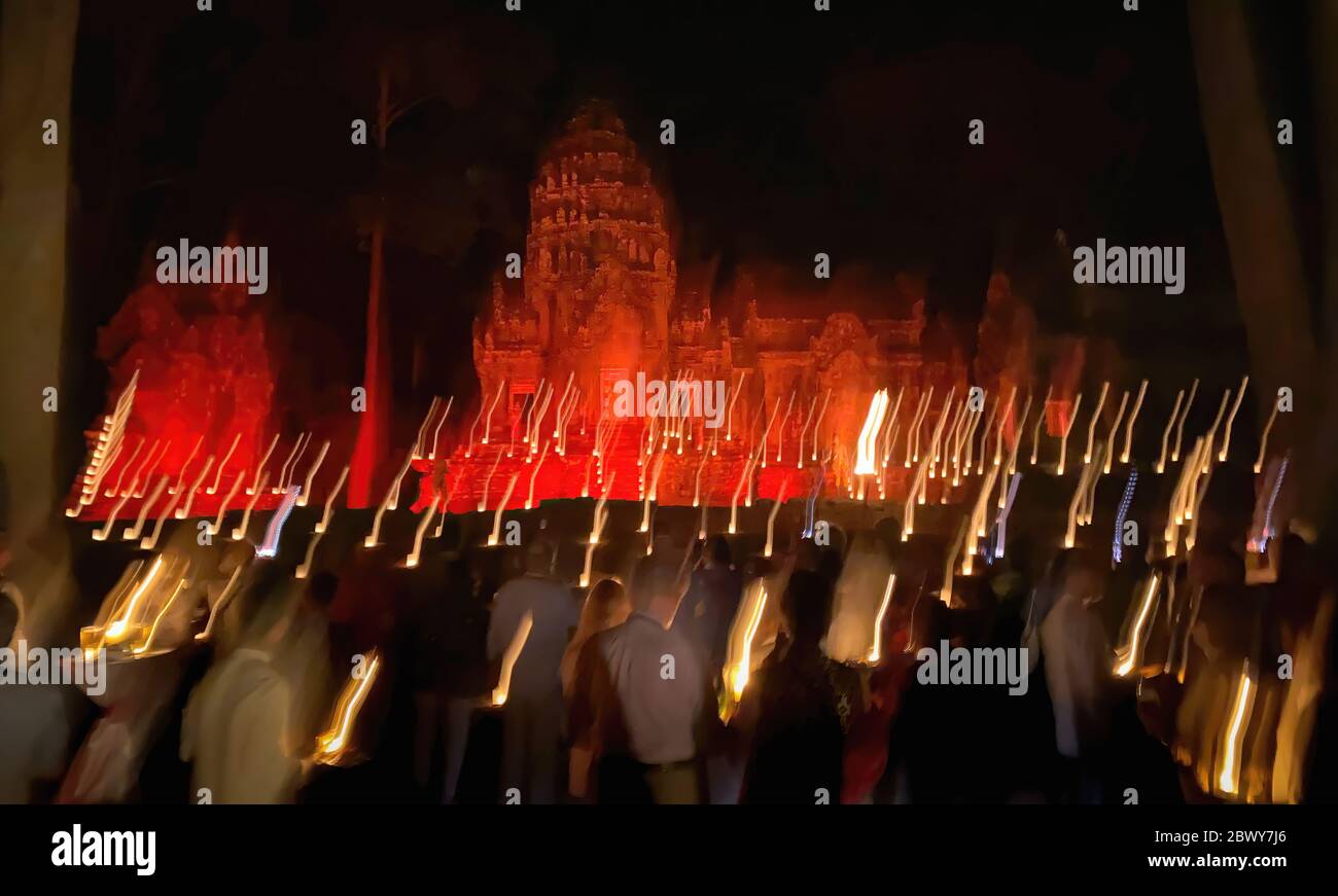 Foto in movimento indotte del complesso del Tempio di Thomson fuori Siem Reap, Cambogia si è accesa per uno spettacolo di danza speciale e cena. Foto Stock