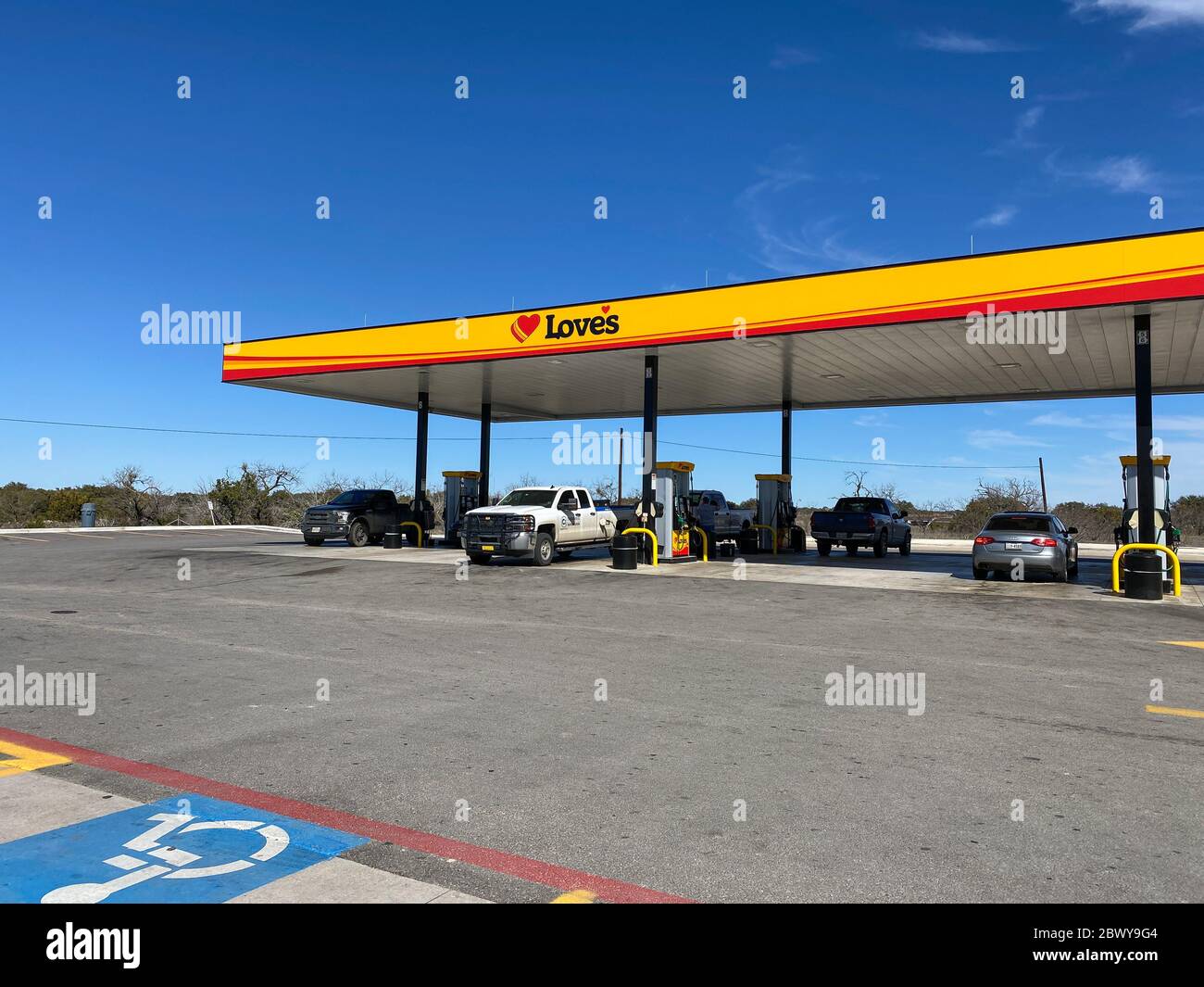 Sonora, TX/USA - 24/02/20: Stazione di servizio Love's Truck Stop a sonora, Texas. Foto Stock