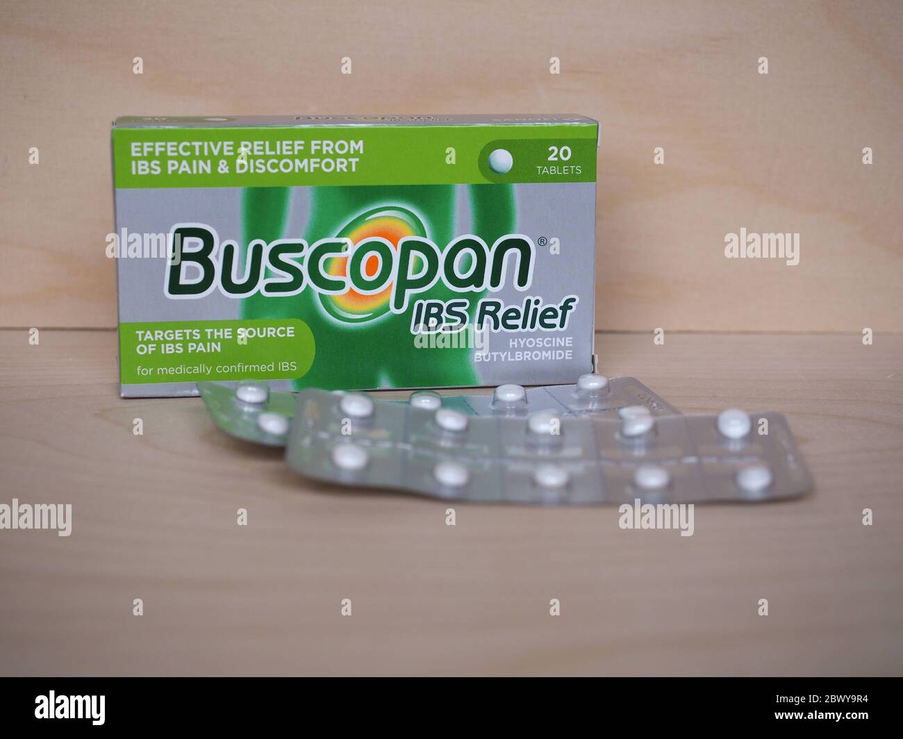 LONDRA, UK - CIRCA MAGGIO 2020: Sanofi Buscopan IBS Relief compresse di  Hyoscina butilbromuro Foto stock - Alamy