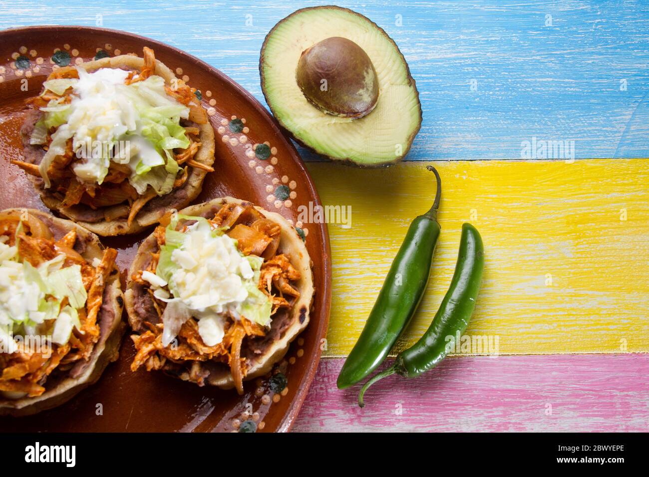 Tradizionale messicano Sopes tinga Foto Stock